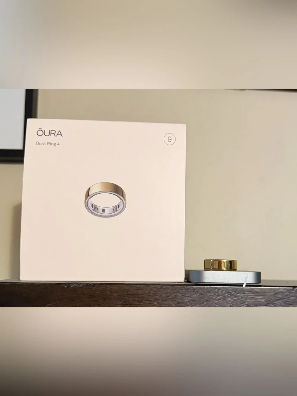 Oura Ring 4 - Gold Size 9